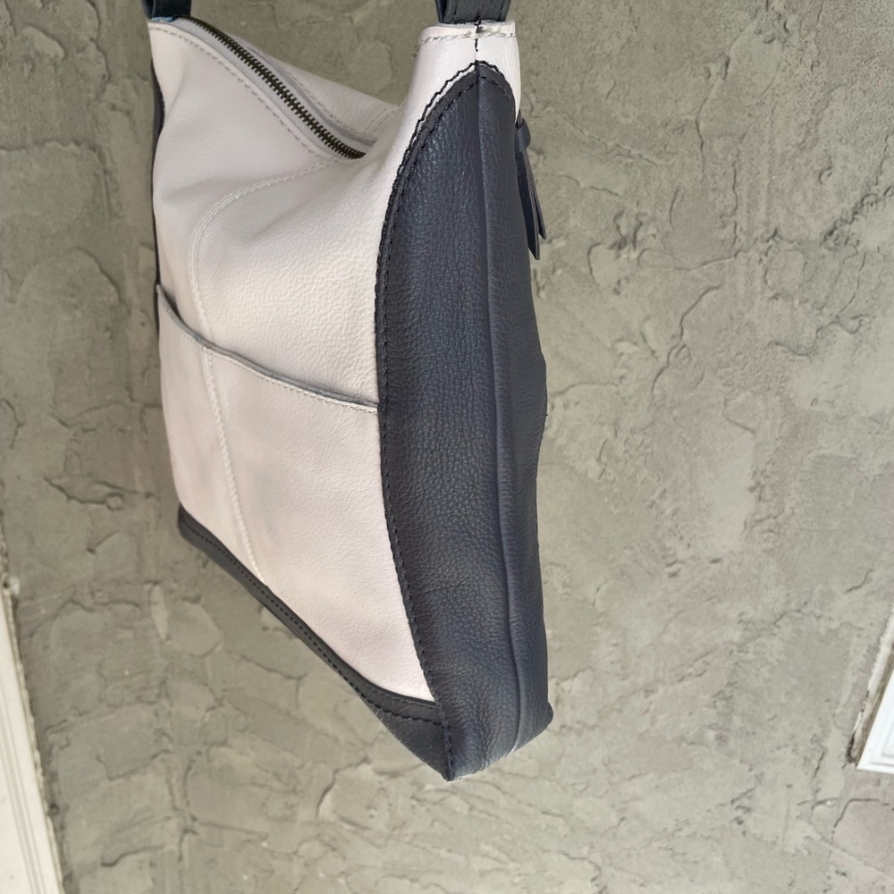 White and Gray Leather Crossbody Bag - Picture 9 of 10